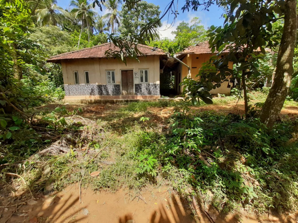 HOUSE FOR SALE IN AKURUSA