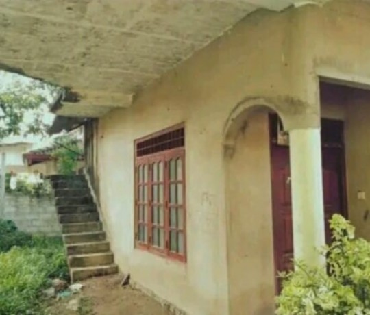 House with land sale in Kosgama