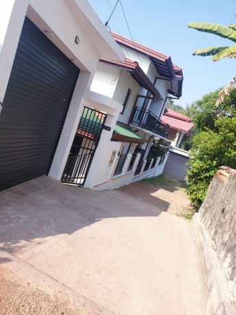 2 Story House for Sale In Enderamulla