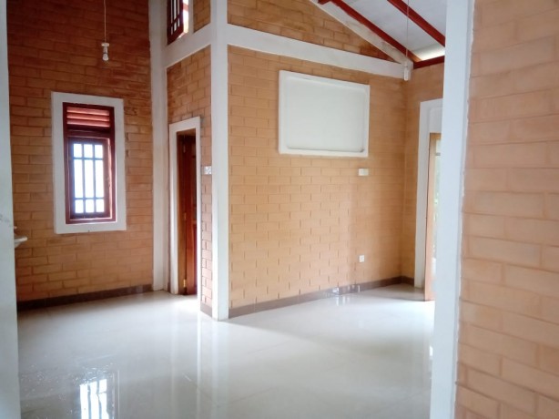 House For Sale In  Ingiriya